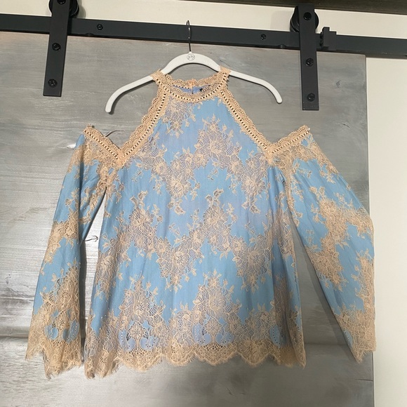 Vici Cold Shoulder Lace Top With Bell Sleeves - Picture 5 of 6